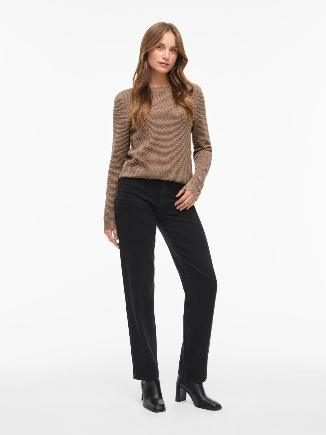 model_shot-front_full